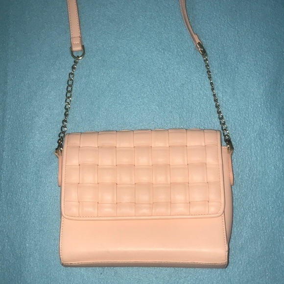 A NEW DAY quilted flap, magnetic closure gold chain and leather crossbody strap - Picture 1 of 8